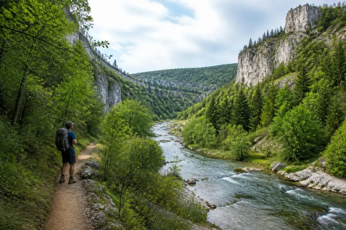 explorez le tour du chassezac en lozère avec notre guide complet : itinéraire détaillé, conseils pratiques et astuces pour une randonnée inoubliable au cœur de la nature.
