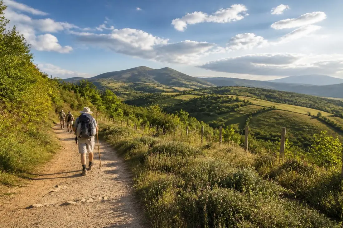explorez le gr®300, le chemin de saint michel, grâce à notre guide complet et découvrez les principales étapes de ce sentier emblématique.