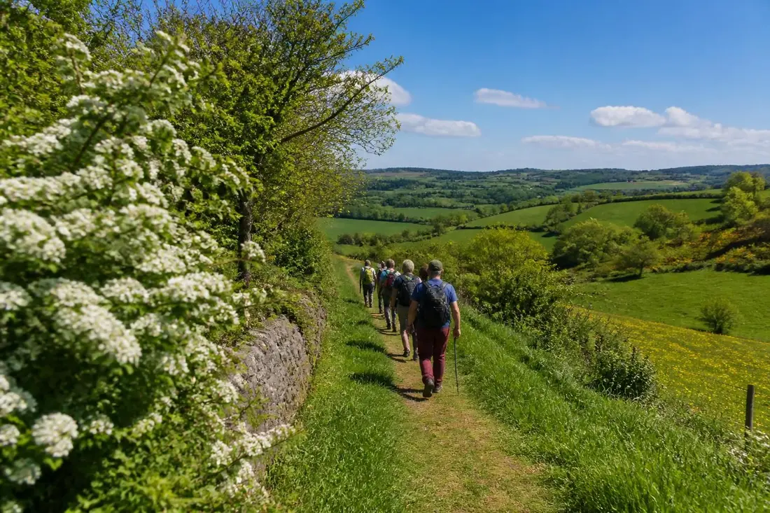 explorez le gr®37 au cœur de la bretagne avec notre guide complet pour randonneurs, incluant itinéraires, conseils et points d'intérêt pour une aventure inoubliable.