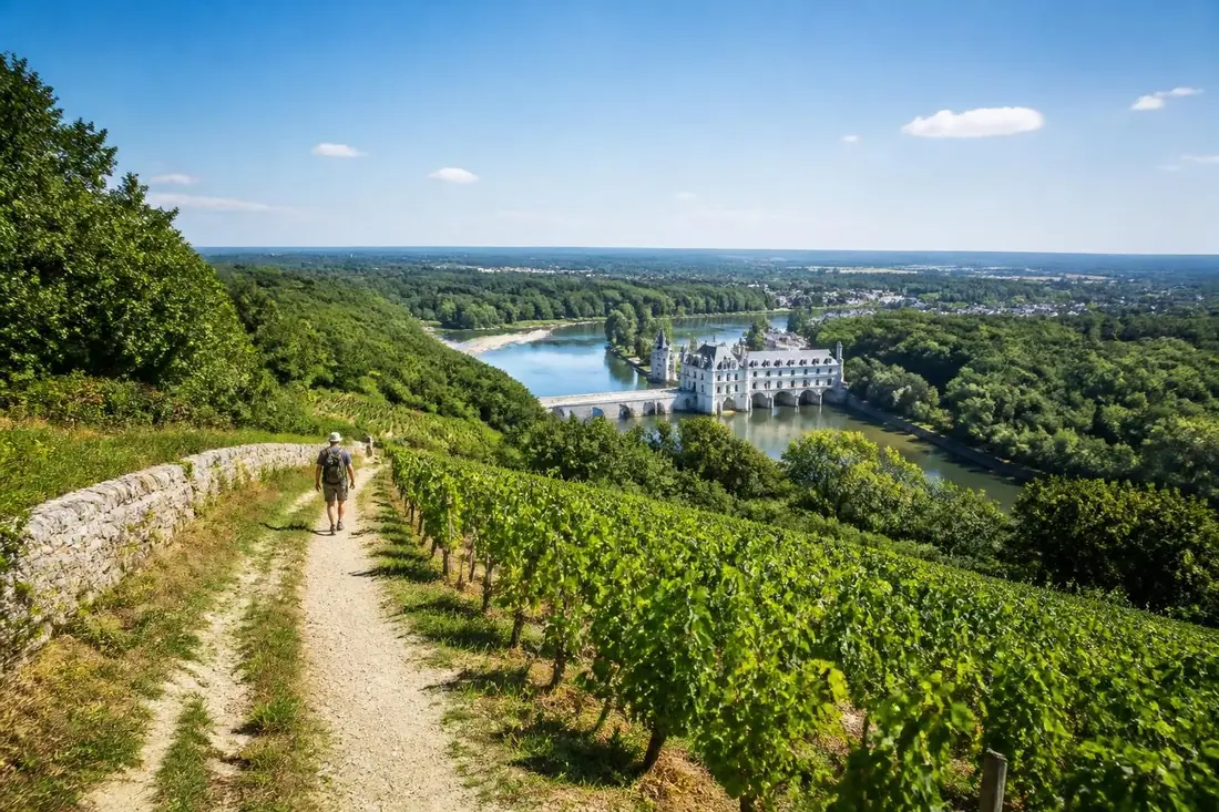 partez à la découverte du gr®41 dans la vallée du cher, un itinéraire alliant paysages naturels préservés et richesse du patrimoine local pour une expérience unique.