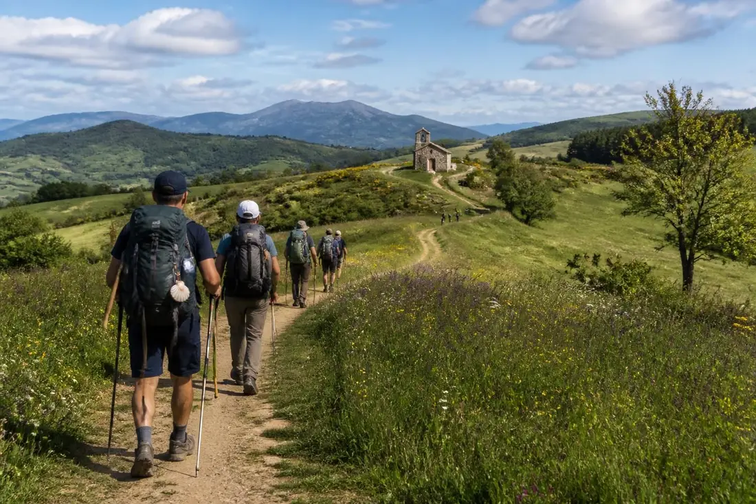 découvrez le gr®65, un itinéraire emblématique sur le chemin de saint-jacques-de-compostelle, grâce à notre guide complet destiné aux pèlerins pour une préparation optimale.