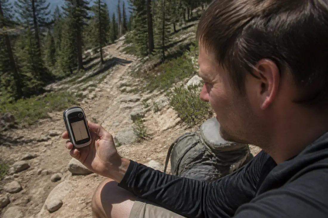 GPS randonnée pas cher : quels compromis accepter ?