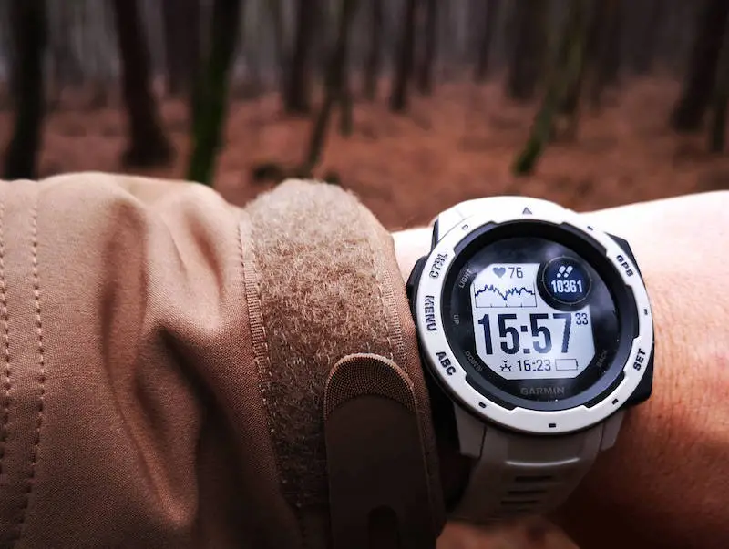 montre garmin instinct pas cher en promo