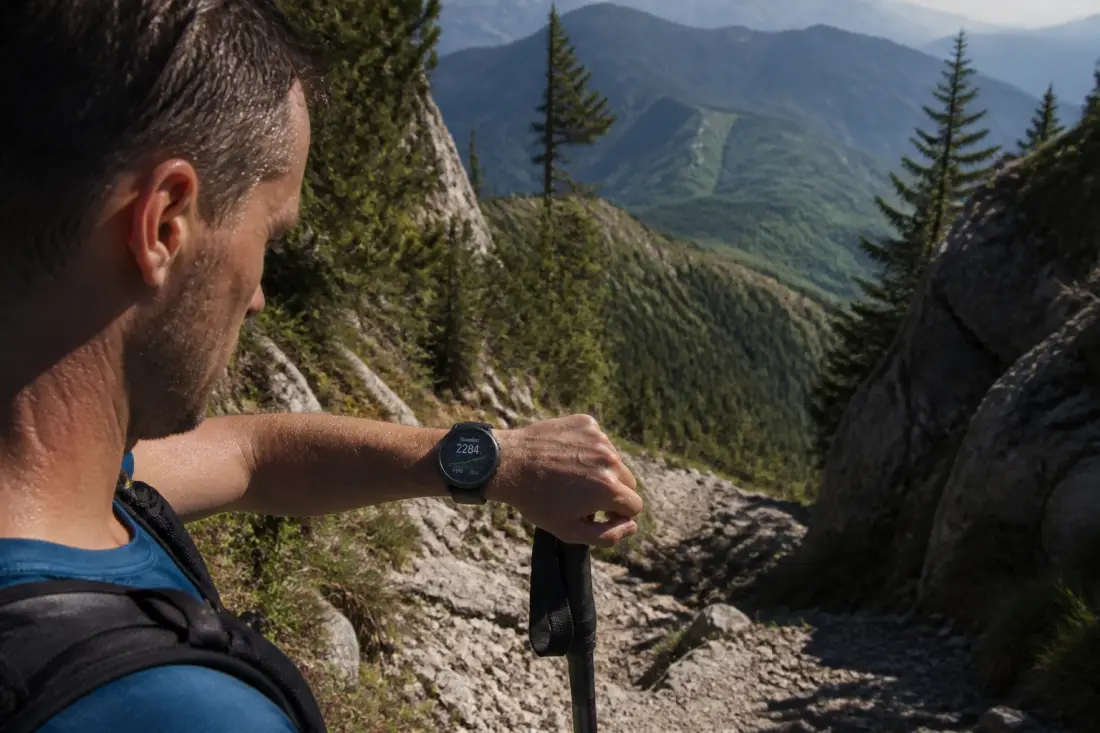 Montre GPS avec altimètre barométrique : pourquoi c’est important
