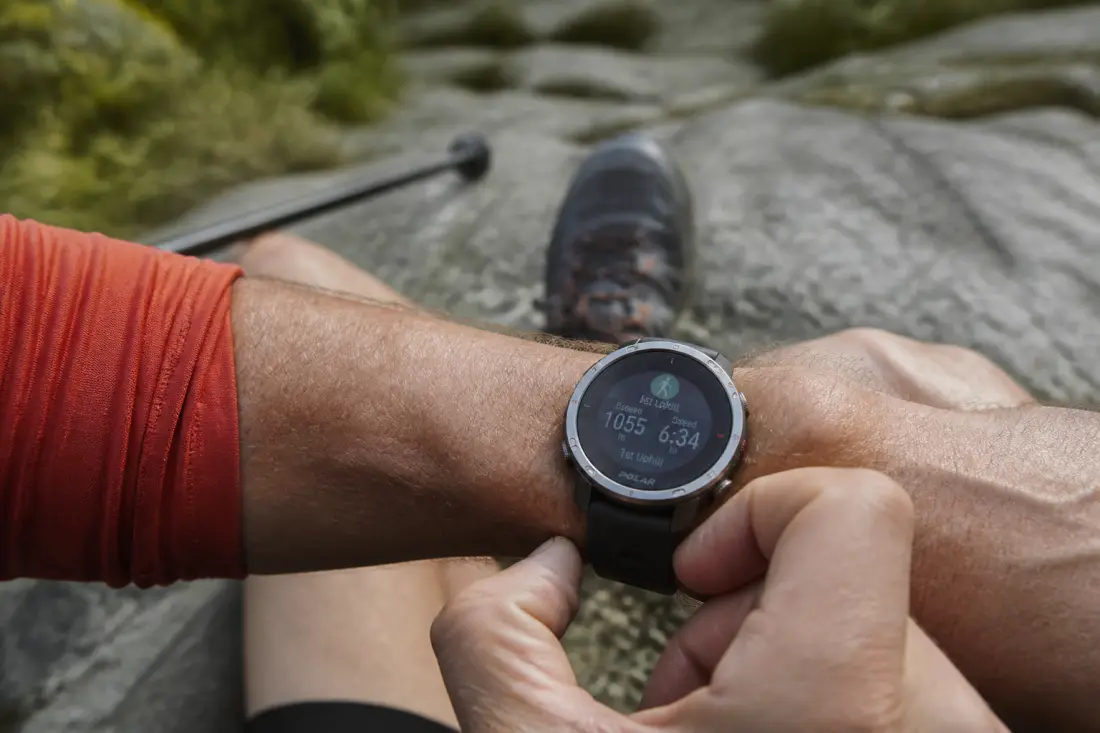 Polar Grit X Pro avis : montre outdoor solide ou dépassée ?