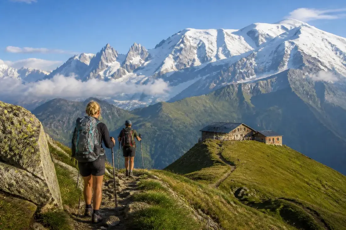 découvrez nos conseils indispensables pour réussir le tour du mont-blanc, une randonnée spectaculaire entre france, suisse et italie. préparez votre aventure avec nos astuces pratiques, itinéraires et recommandations pour un trek inoubliable.