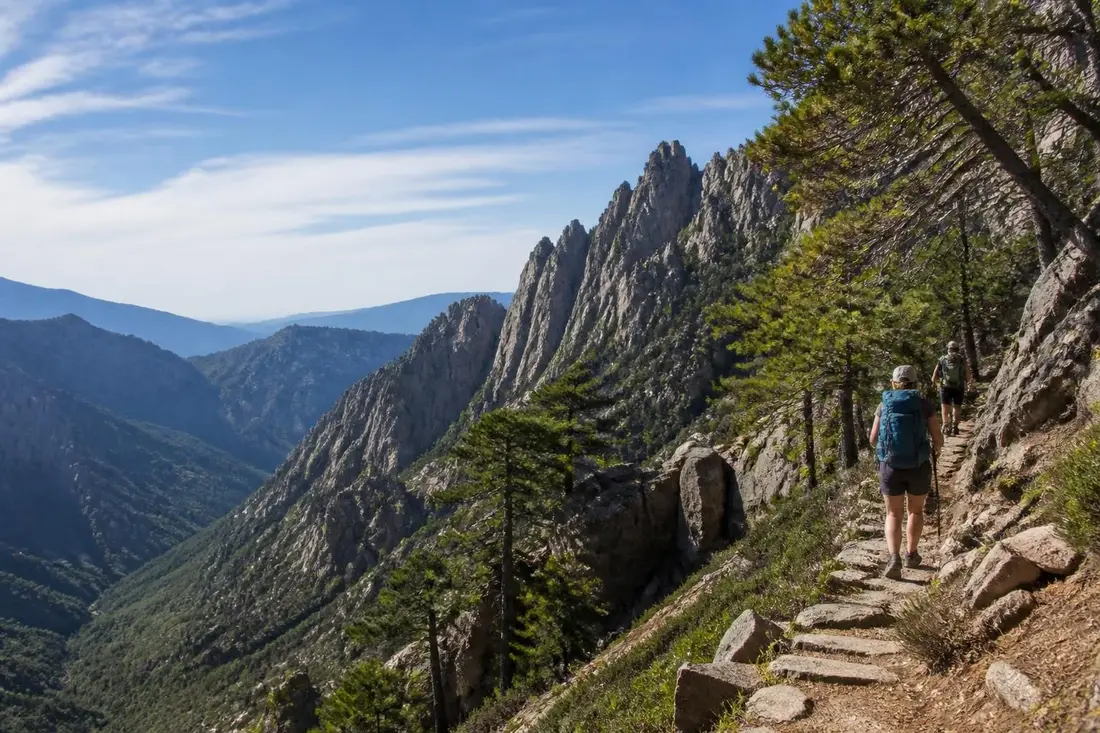 découvrez tout ce qu'il faut savoir sur le gr®20, la célèbre traversée de la corse, avec conseils, itinéraires et informations essentielles pour préparer votre aventure en montagne.